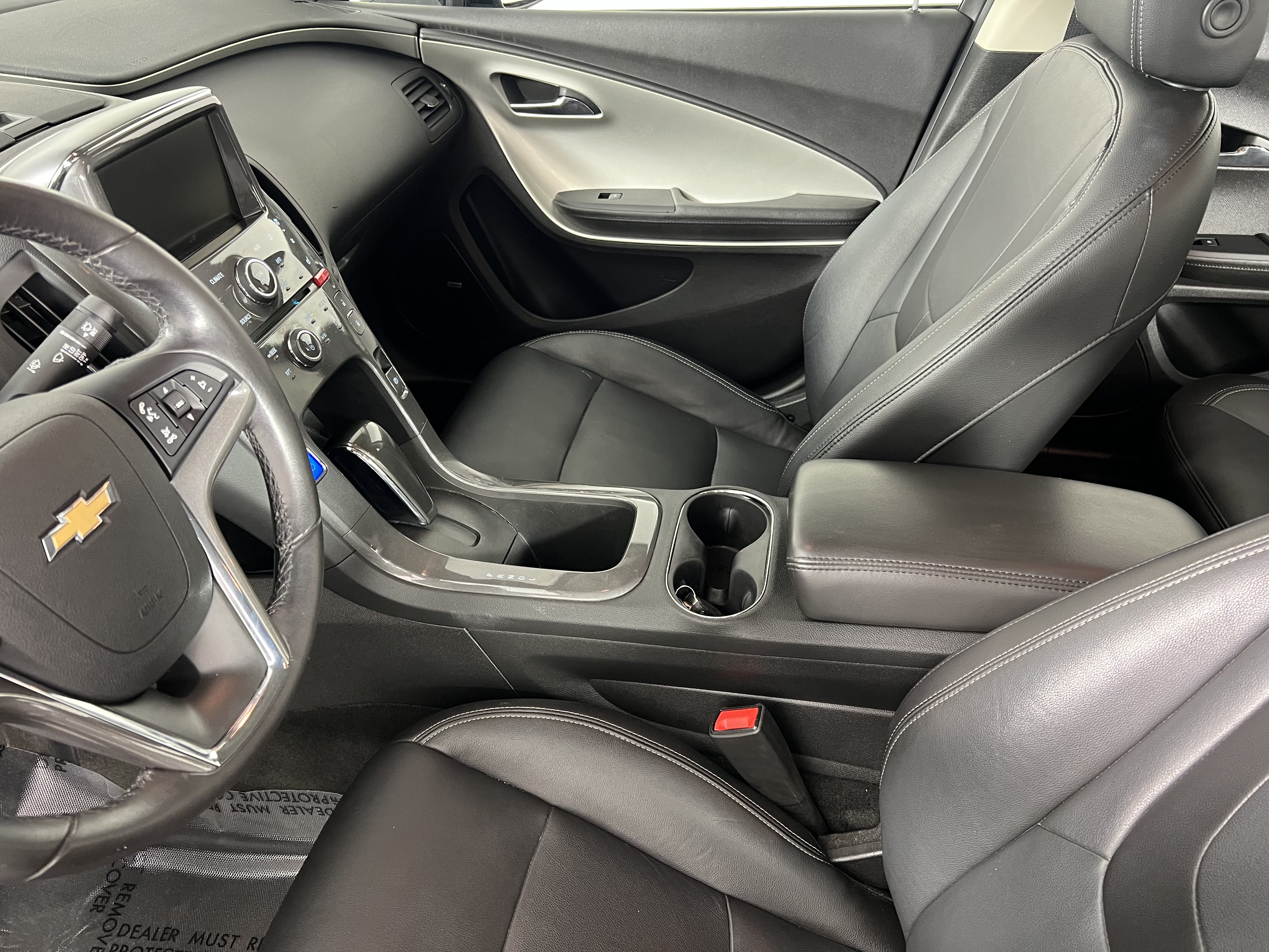 Used 2015 Chevrolet Volt Premium w/ Premium Trim Package FWD image 4