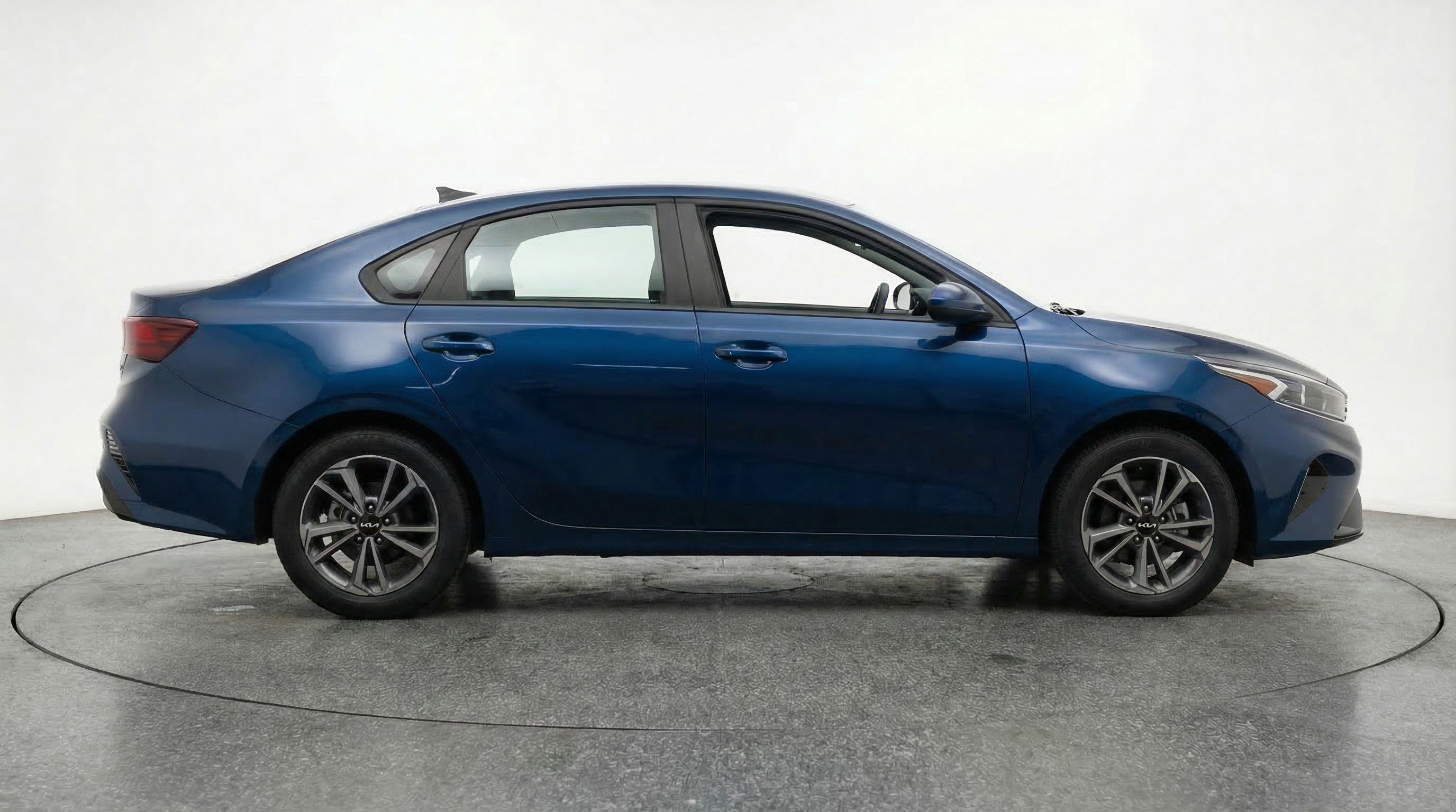 Used 2024 Kia Forte LXS image 11
