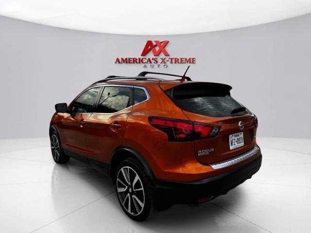 Used 2017 Nissan Rogue Sport SL w/ SL Premium Package AWD/4WD image 3