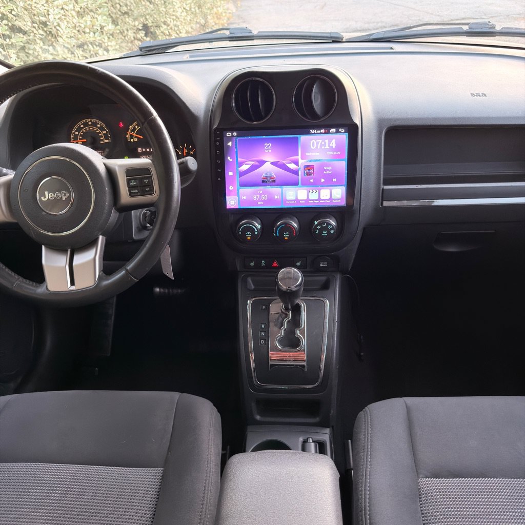 Used 2014 Jeep Patriot Latitude AWD/4WD image 24