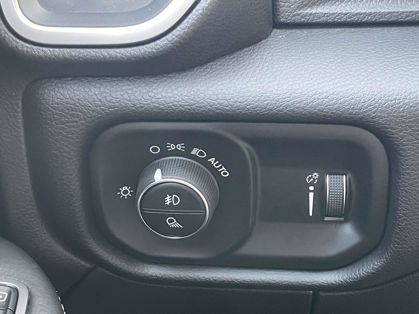 Used 2024 RAM 2500 Big Horn w/ Safety Group image 11