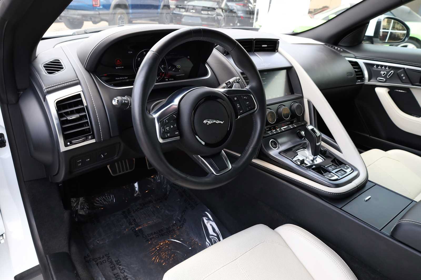 Used 2021 Jaguar F-TYPE Convertible RWD image 3