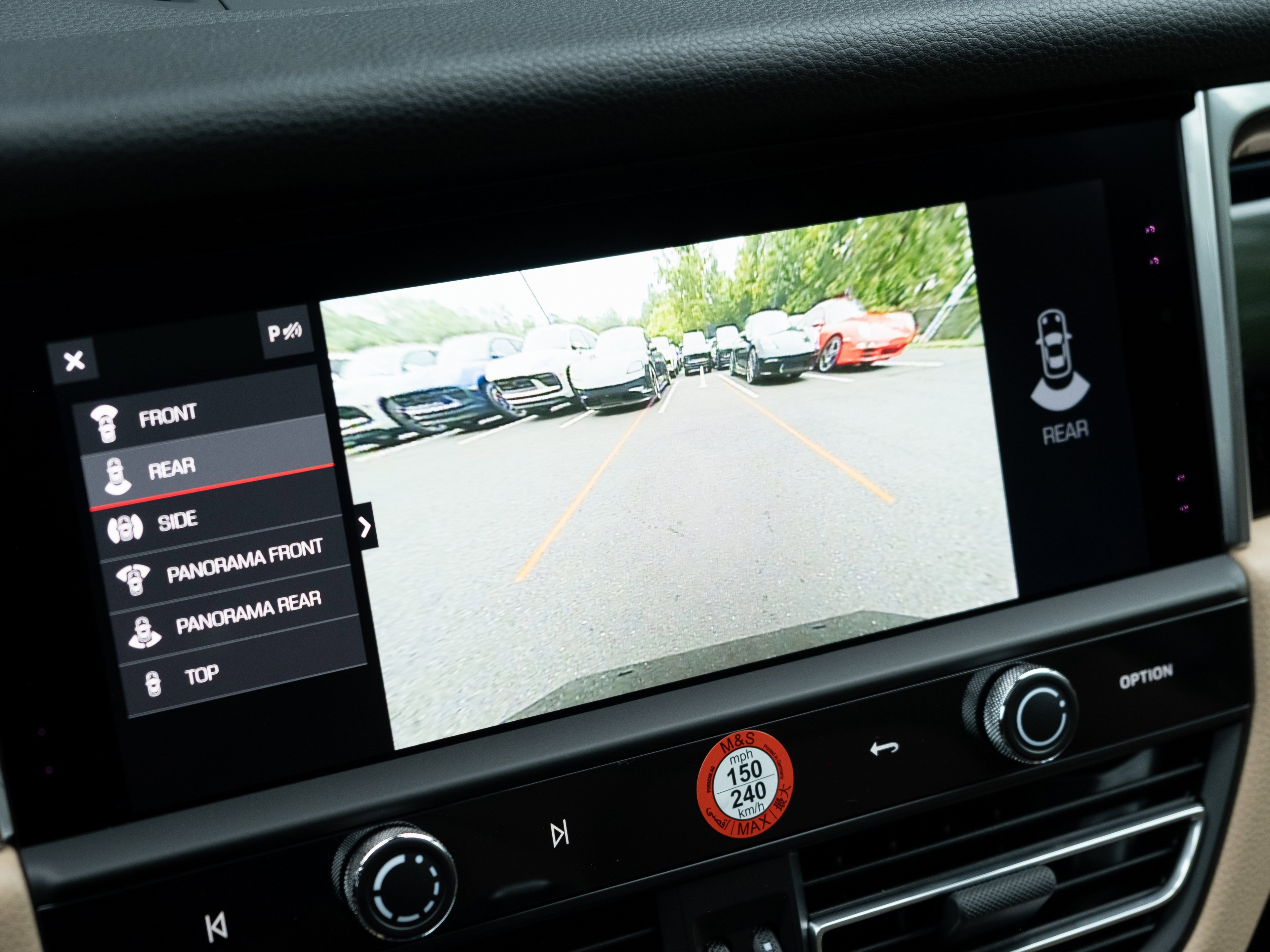 Certified 2025 Porsche Macan image 30