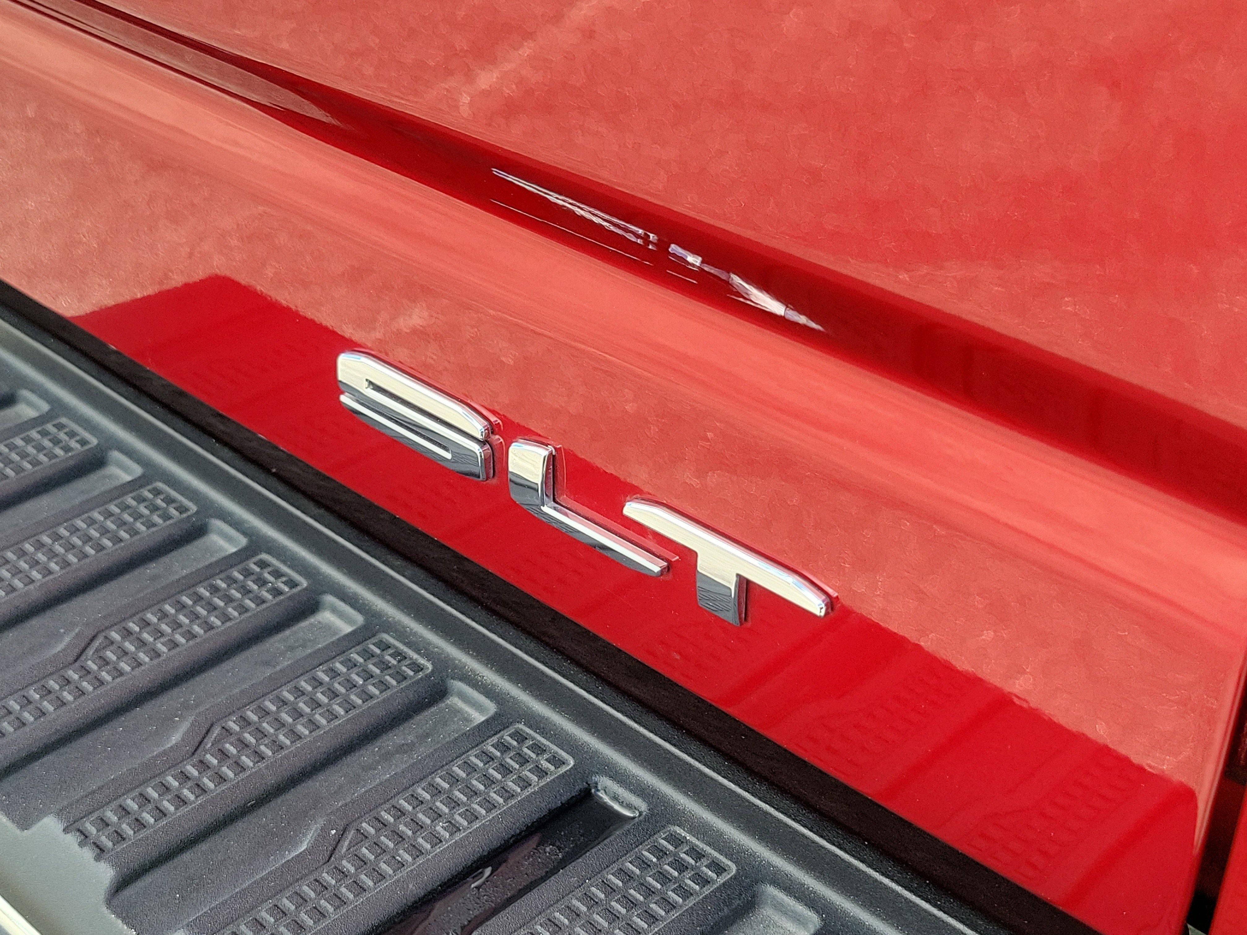 Used 2025 GMC Sierra 2500 SLT w/ SLT Premium Package image 10