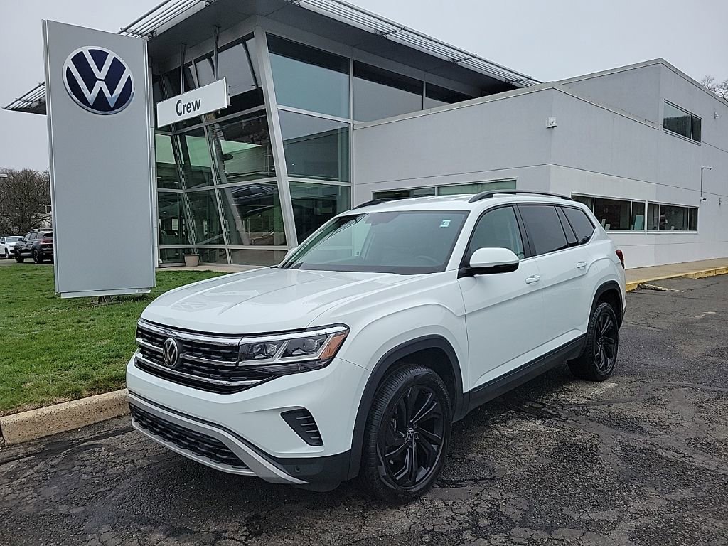 Certified 2023 Volkswagen Atlas SE w/ Black Wheel Package AWD/4WD image 1