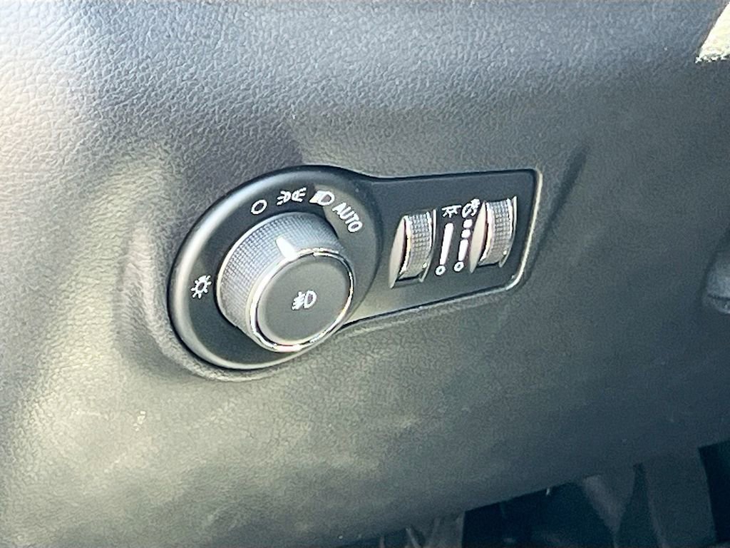 Certified 2024 Jeep Compass Limited AWD/4WD image 10