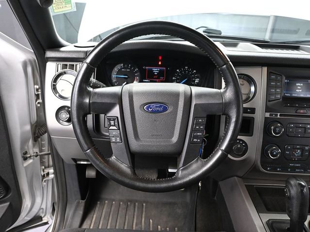 Used 2017 Ford Expedition XLT image 25