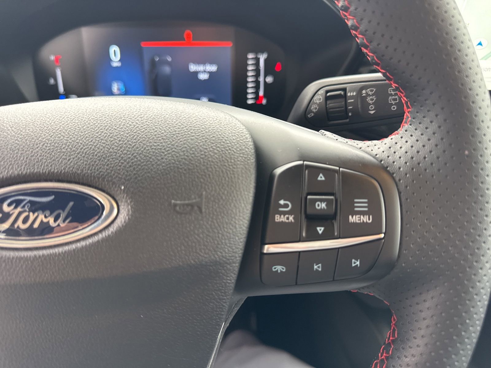 Certified 2024 Ford Escape ST-Line w/ Tech Pack #1 AWD/4WD image 31
