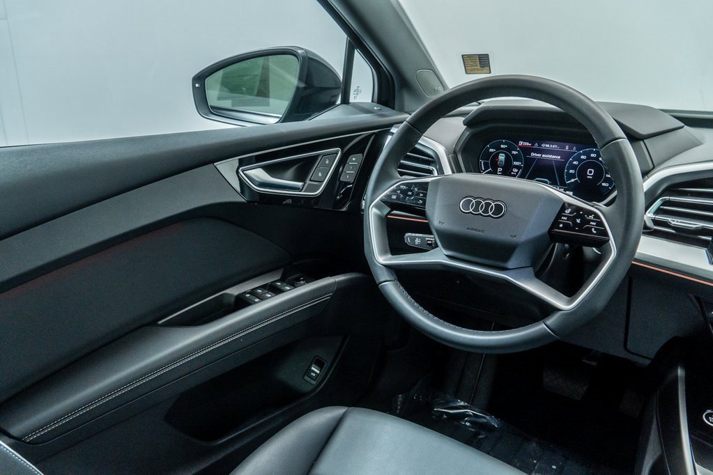 Used 2025 Audi Q4 e-tron Premium Plus w/ Premium Plus image 29