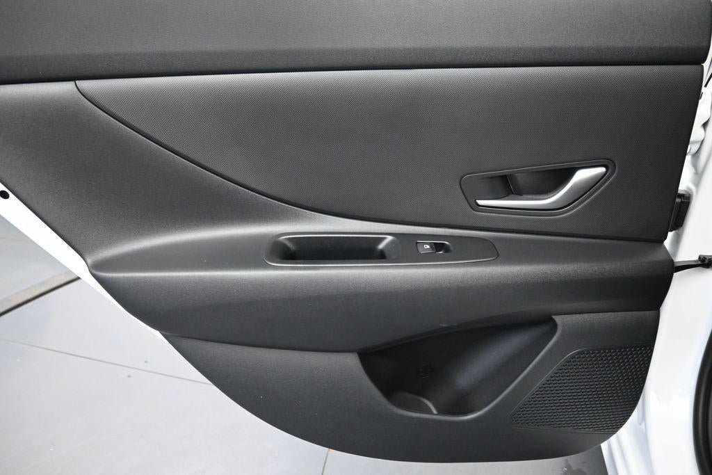 New 2026 Hyundai Elantra SE FWD image 25
