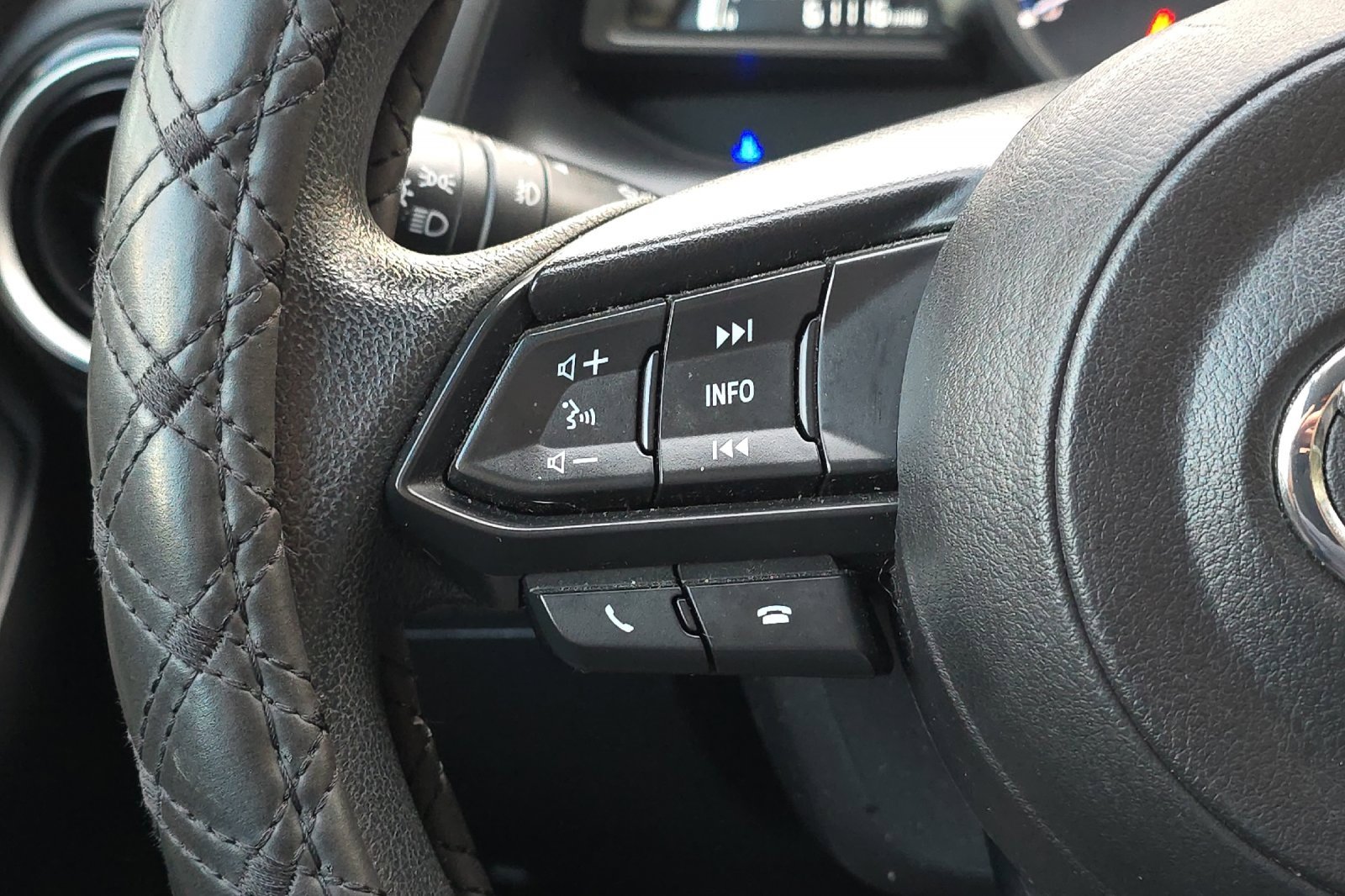 Used 2019 Toyota Yaris L image 30