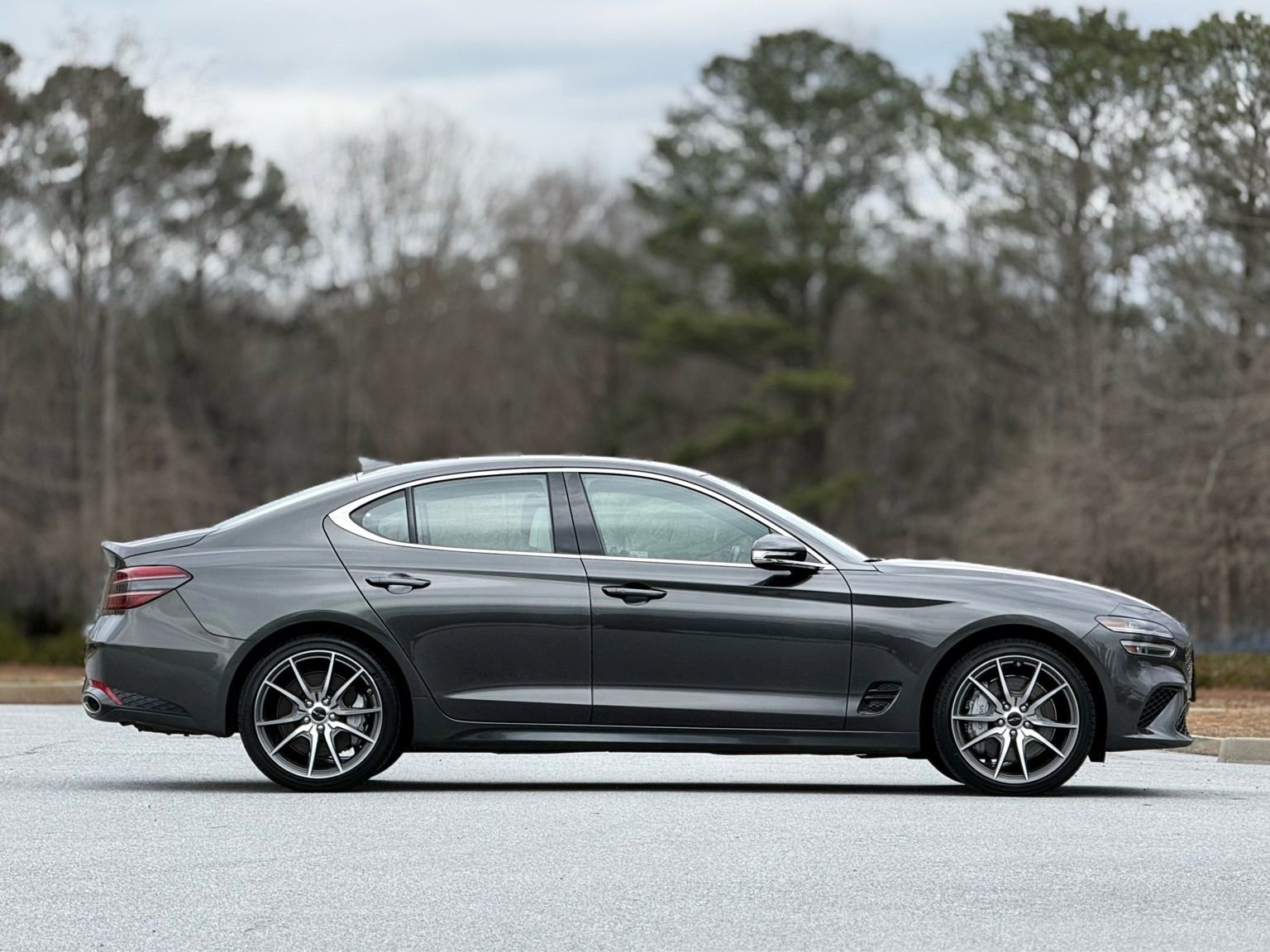 Used 2025 Genesis G70 2.5T image 11