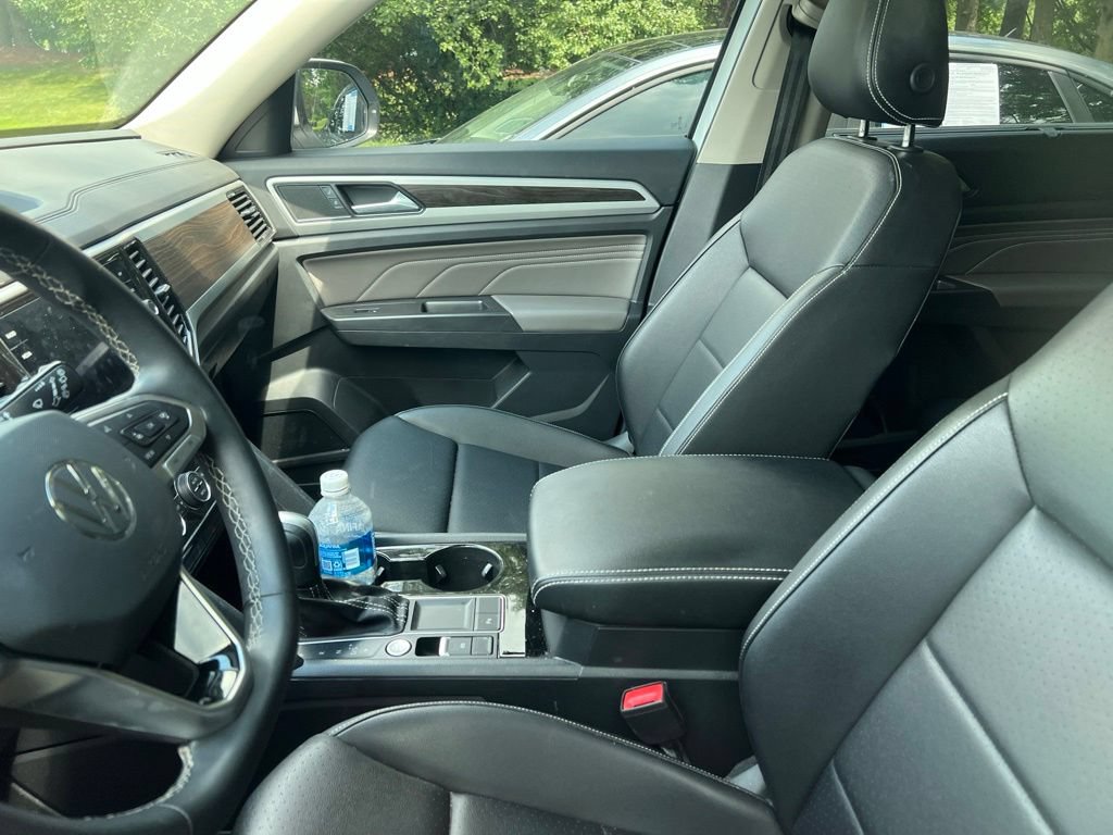 Used 2023 Volkswagen Atlas SE w/ Panoramic Sunroof Package FWD image 7
