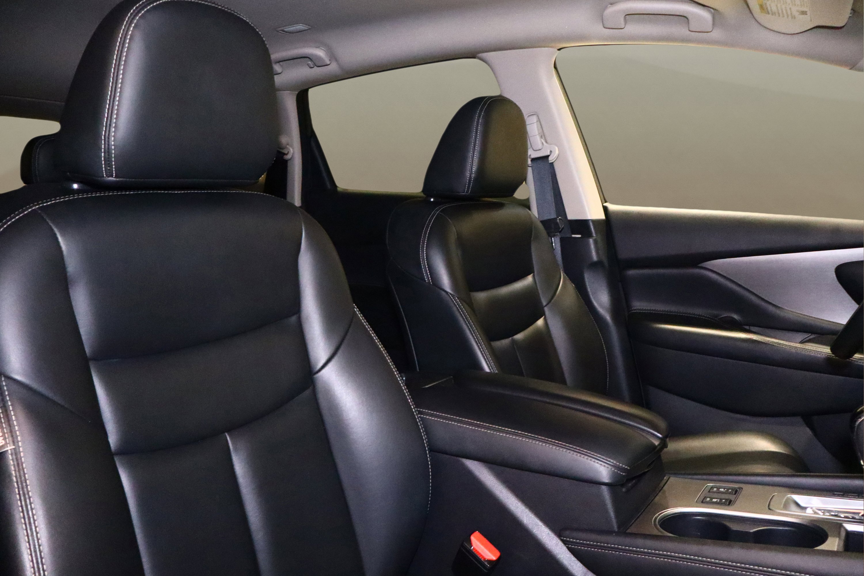 Used 2023 Nissan Murano SV image 19