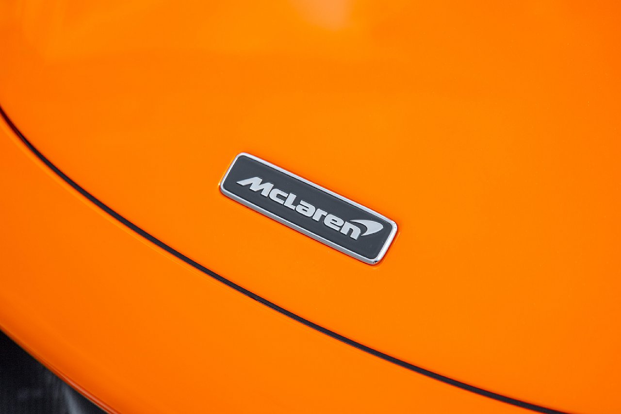 Used 2022 McLaren 765LT RWD image 22