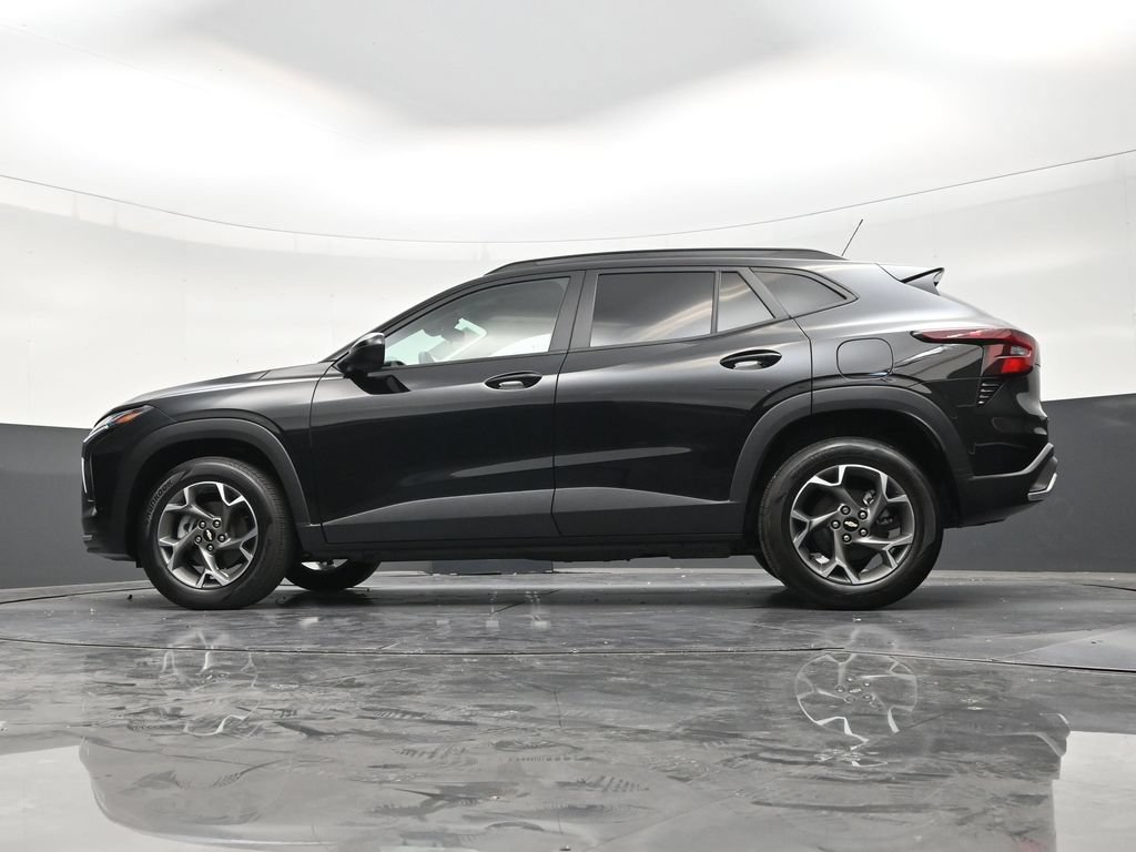 Used 2024 Chevrolet Trax LT FWD image 21
