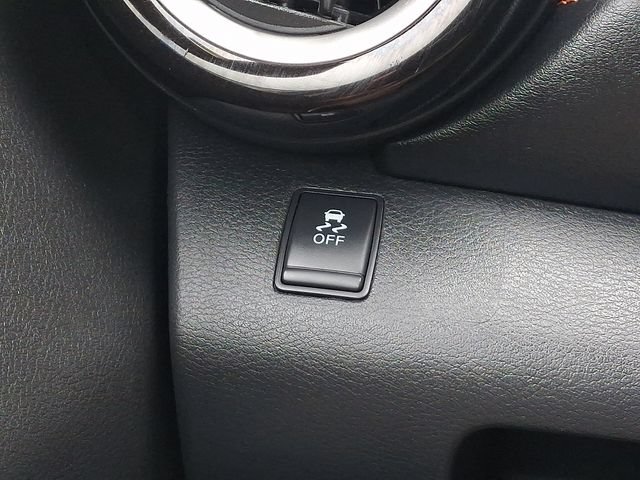 Used 2019 Nissan Kicks SR w/ SR Premium Package FWD image 24