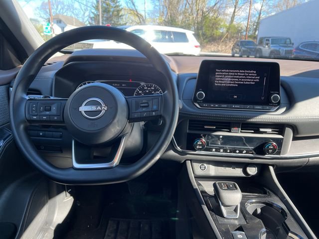 Used 2023 Nissan Rogue SV image 11