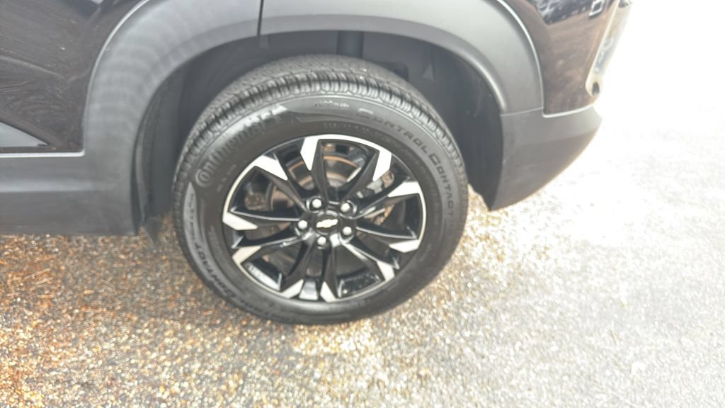 Used 2023 Chevrolet TrailBlazer LT w/ Convenience Package AWD/4WD image 17