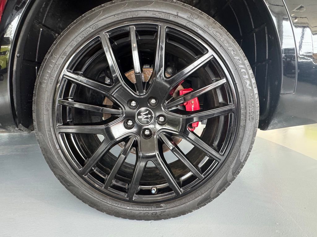 Used 2021 Maserati Levante GranSport image 22