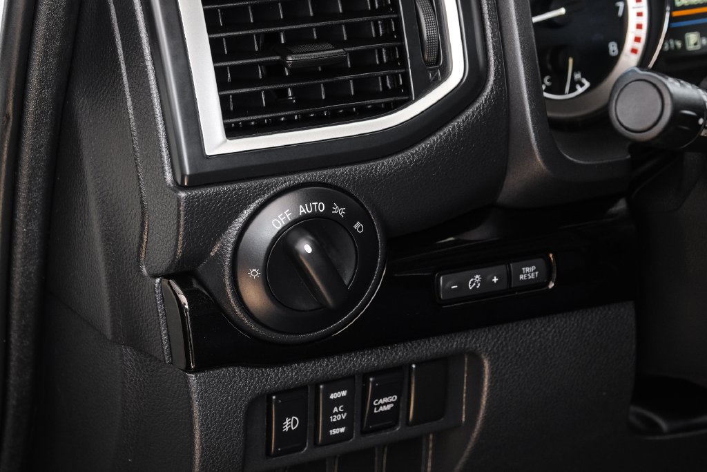 Used 2019 Nissan Titan SL w/ Midnight Edition RWD image 26