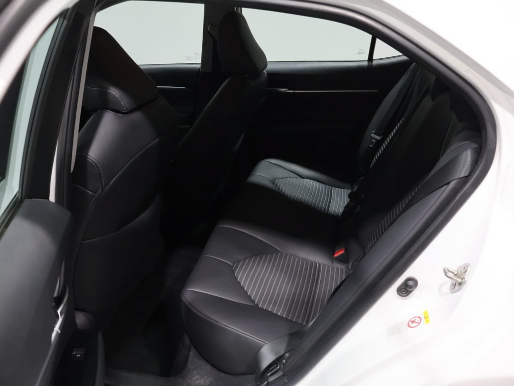 Used 2018 Toyota Camry SE FWD image 16