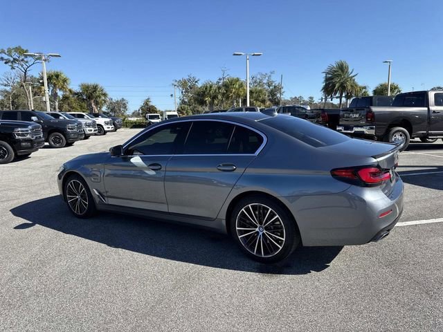 Used 2022 BMW 530e w/ Premium Package image 5