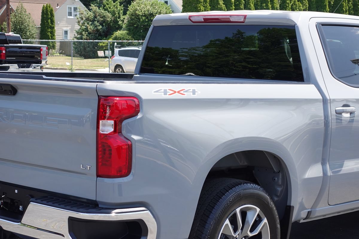 Used 2024 Chevrolet Silverado 1500 LT AWD/4WD image 12