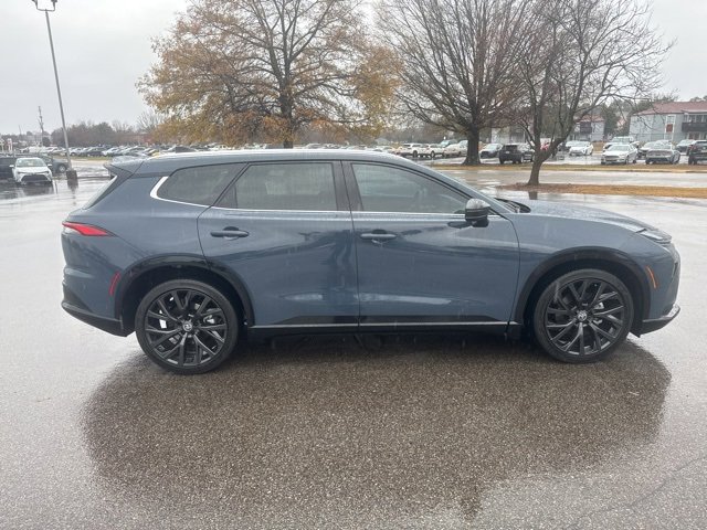 Used 2025 Toyota Crown Signia image 6