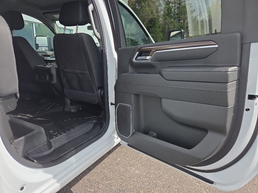 Used 2025 Chevrolet Silverado 3500 LT AWD/4WD image 31