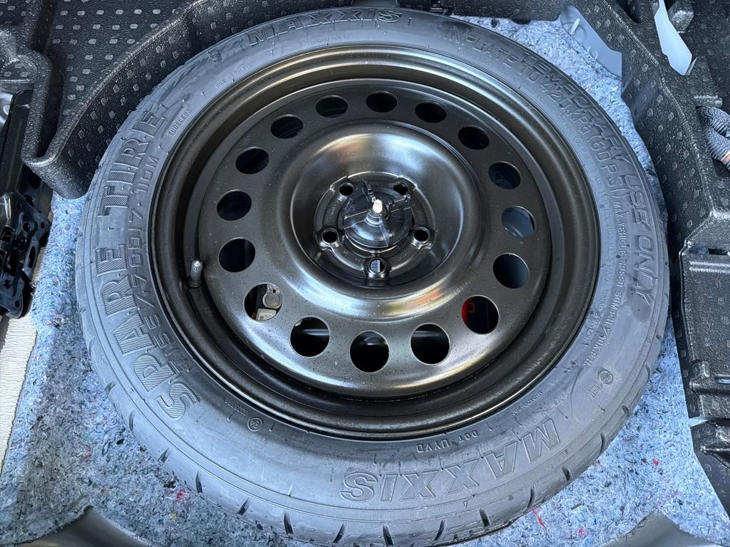 Used 2025 Ford Escape ST-Line w/ Equipment Group 301A image 39