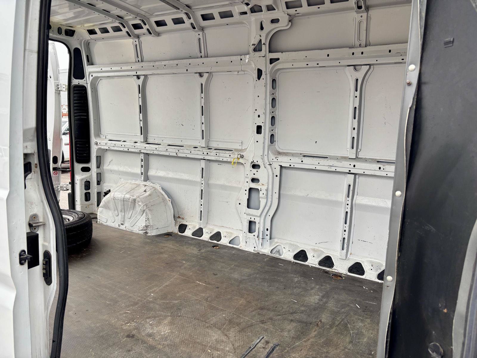 Used 2016 RAM ProMaster 2500 w/ Mopar Trailer Tow Group FWD image 9