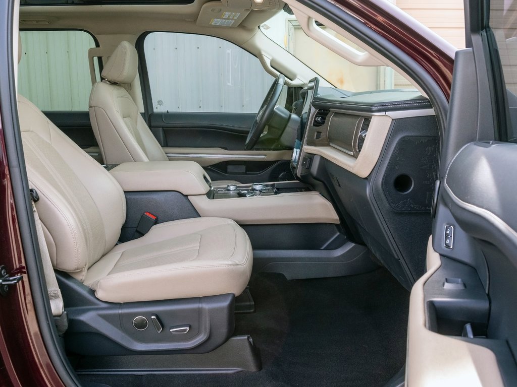 Used 2024 Ford Expedition Limited image 41