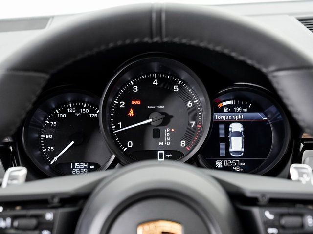 Certified 2025 Porsche Macan image 16