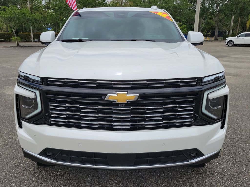 Used 2025 Chevrolet Suburban High Country AWD/4WD image 8