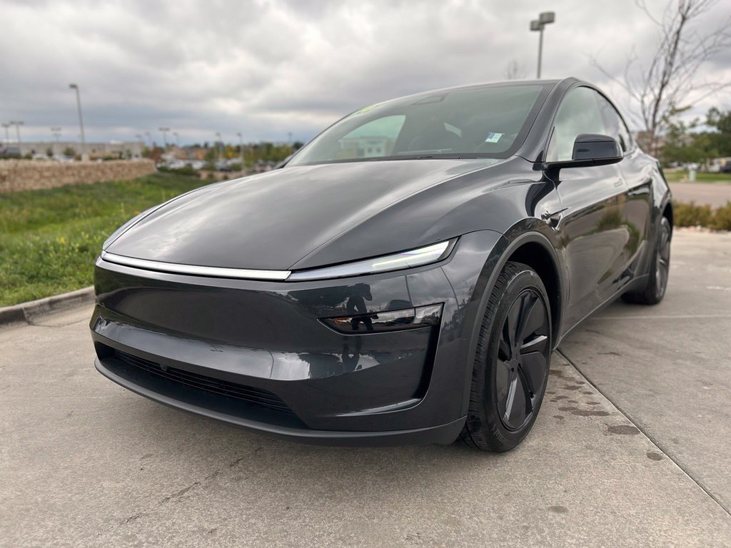 Used 2026 Tesla Model Y Long Range AWD/4WD image 3