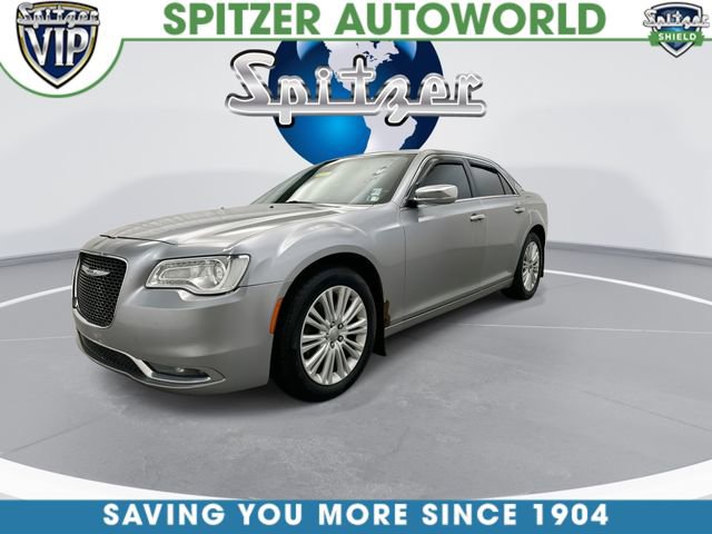 Used 2016 Chrysler 300 C image 4