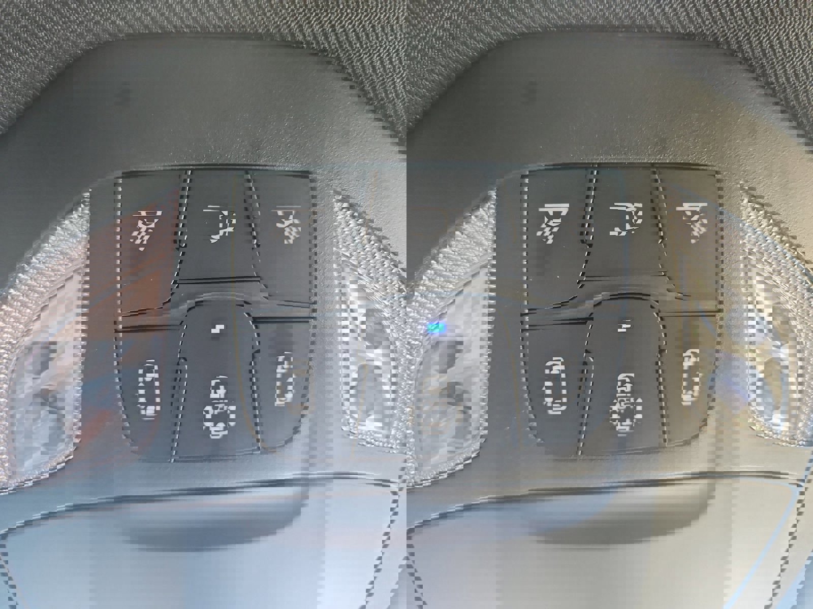 Used 2025 Chrysler Pacifica Select image 9