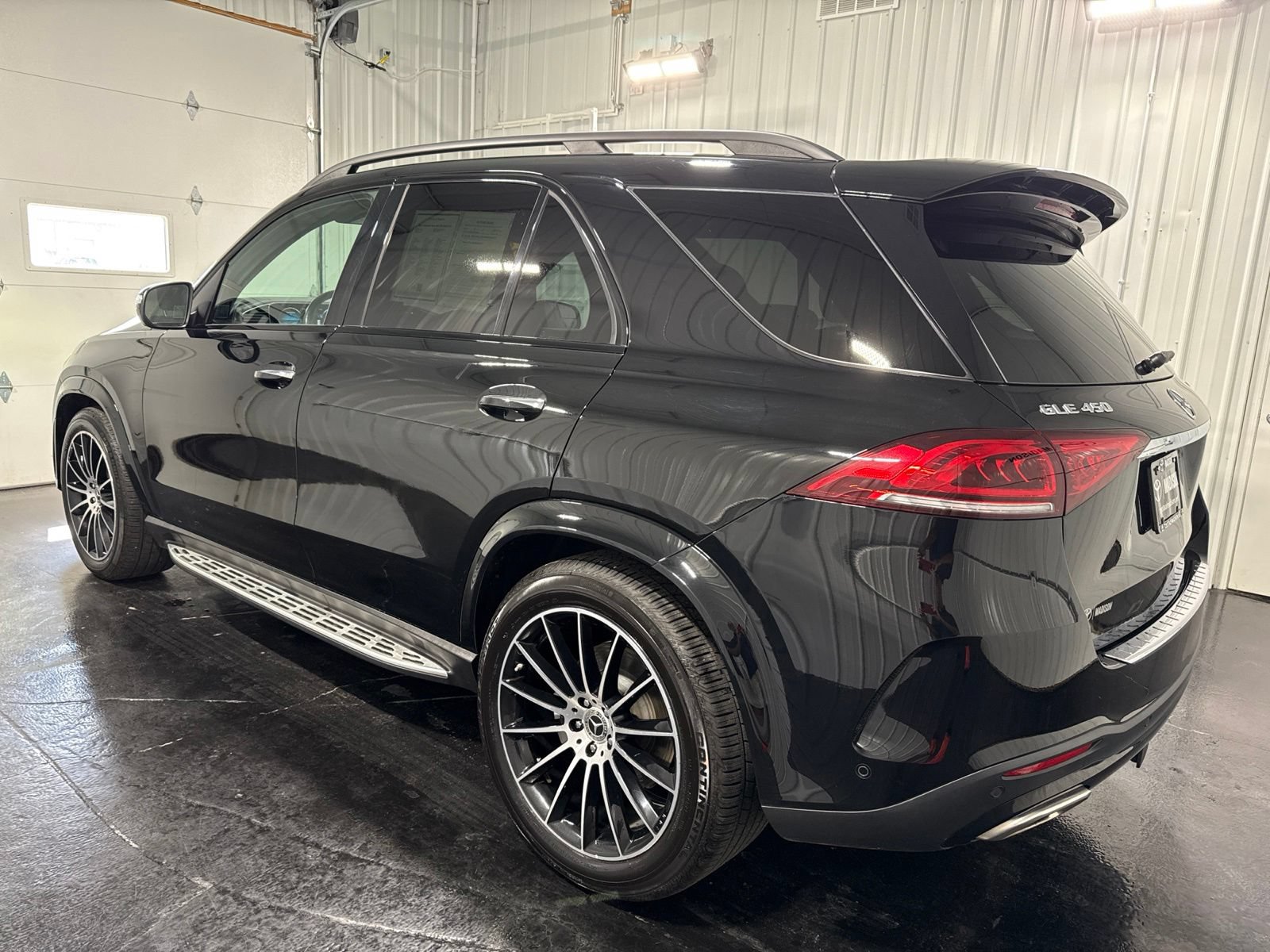 Used 2021 Mercedes-Benz GLE 450 4MATIC image 2