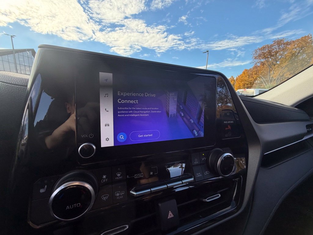 Used 2023 Toyota Highlander XLE AWD/4WD image 20