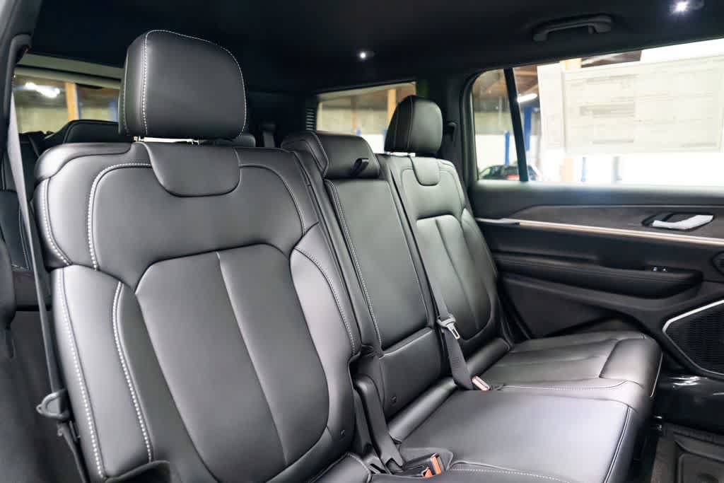 New 2026 Jeep Grand Cherokee L Limited AWD/4WD image 33