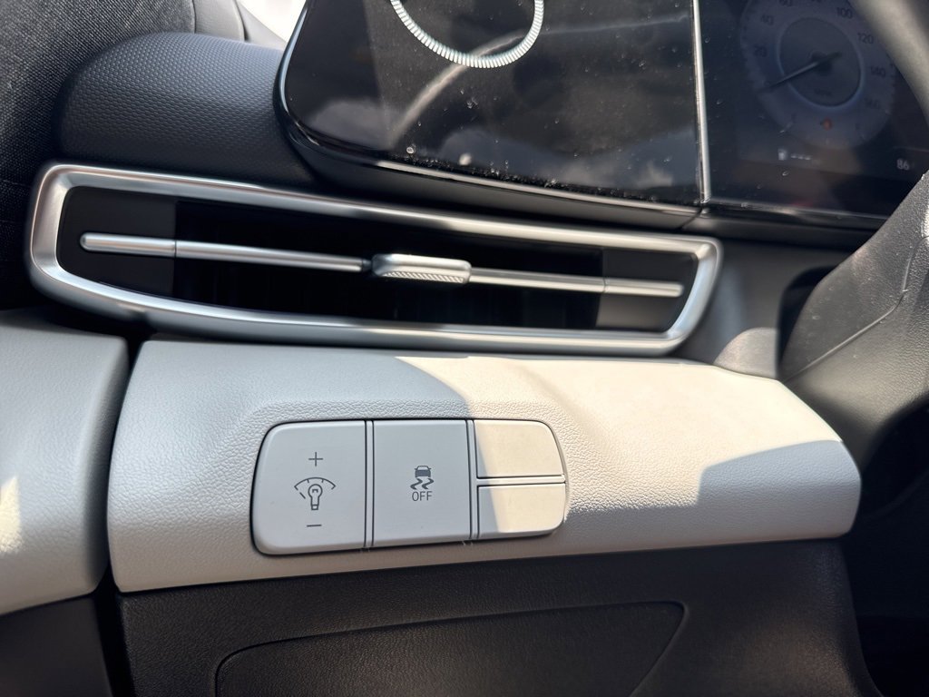 New 2025 Hyundai Elantra Limited image 20