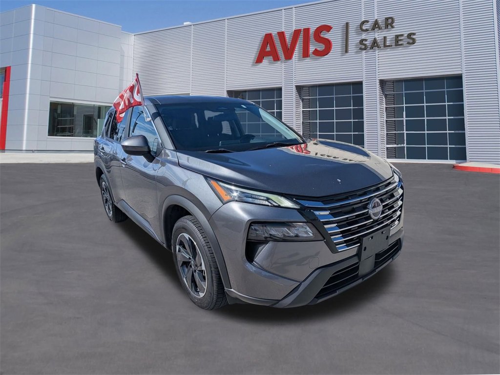 Used 2024 Nissan Rogue SV image 3