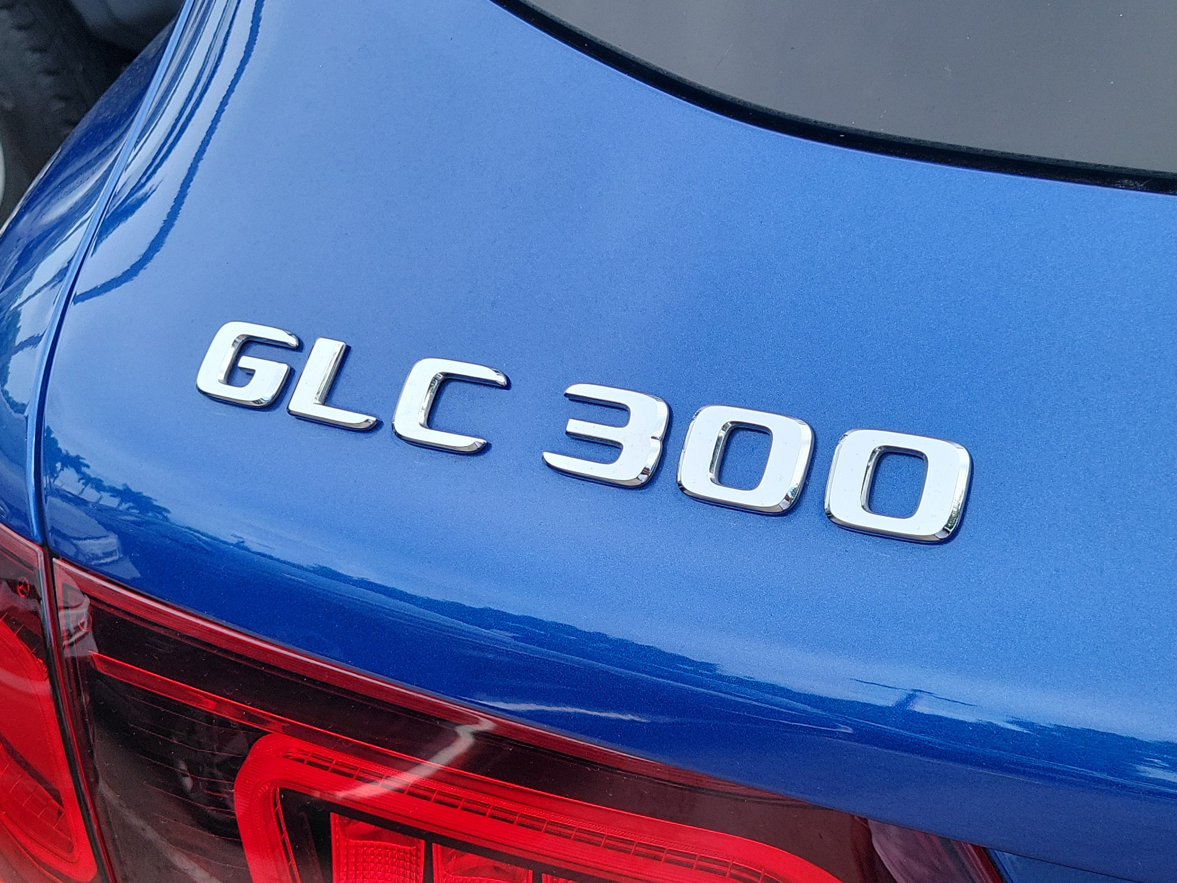 Used 2022 Mercedes-Benz GLC 300 4MATIC image 5