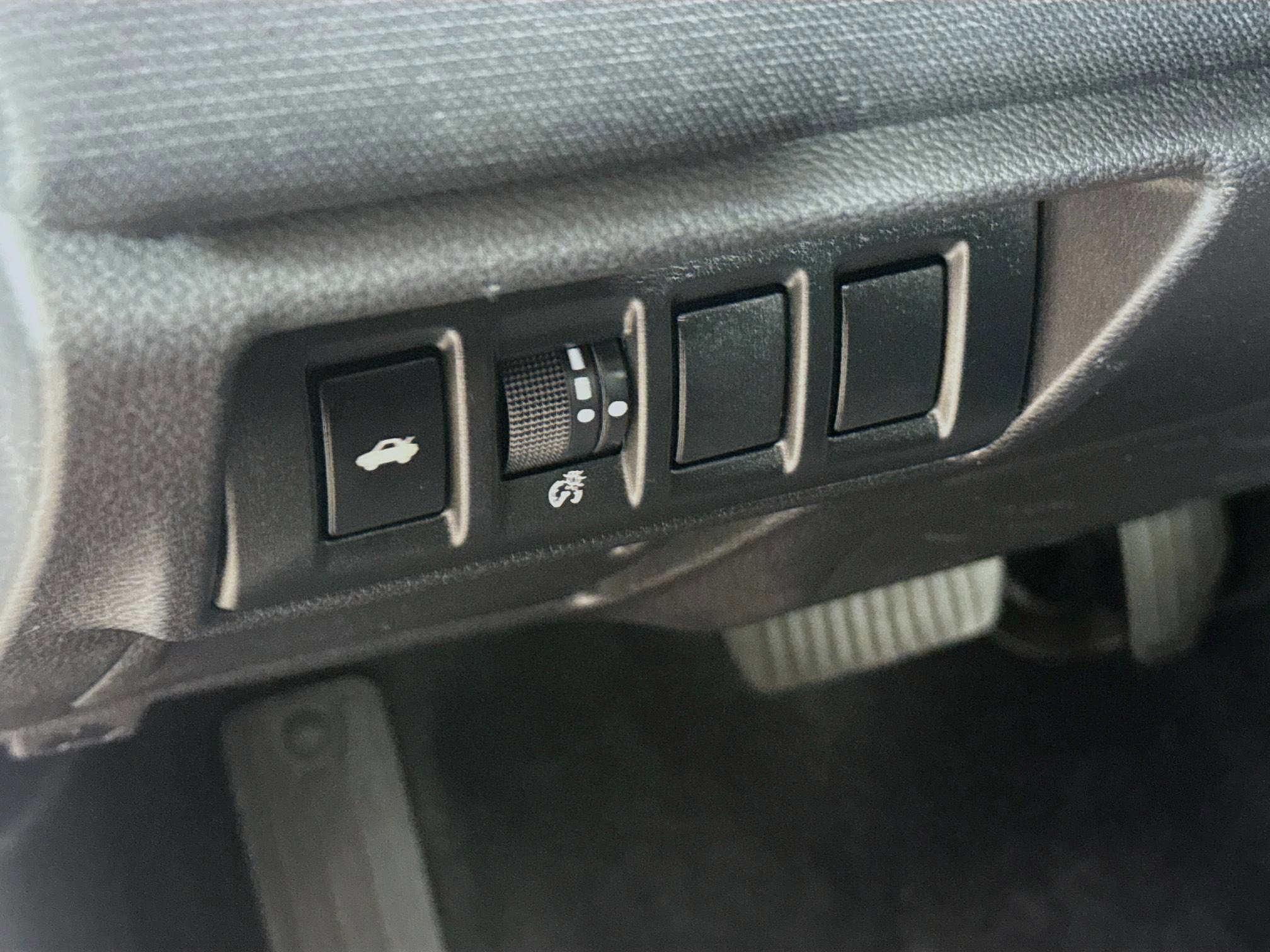 Used 2024 Subaru Legacy Premium image 9