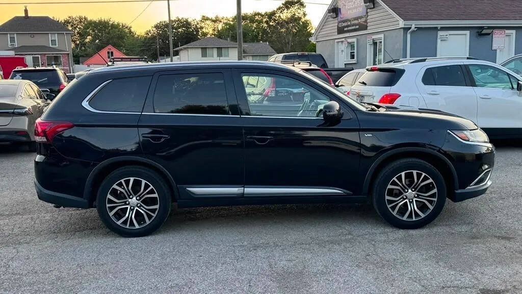 Used 2016 Mitsubishi Outlander GT AWD/4WD image 8