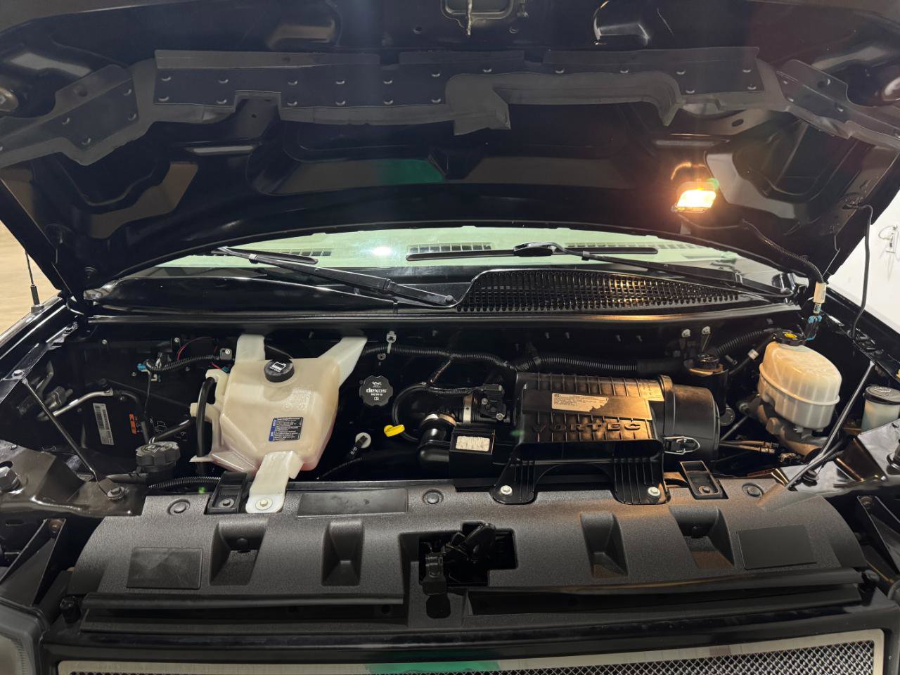 Used 2018 Chevrolet Express 2500 w/ Enhanced Convenience Package RWD image 48