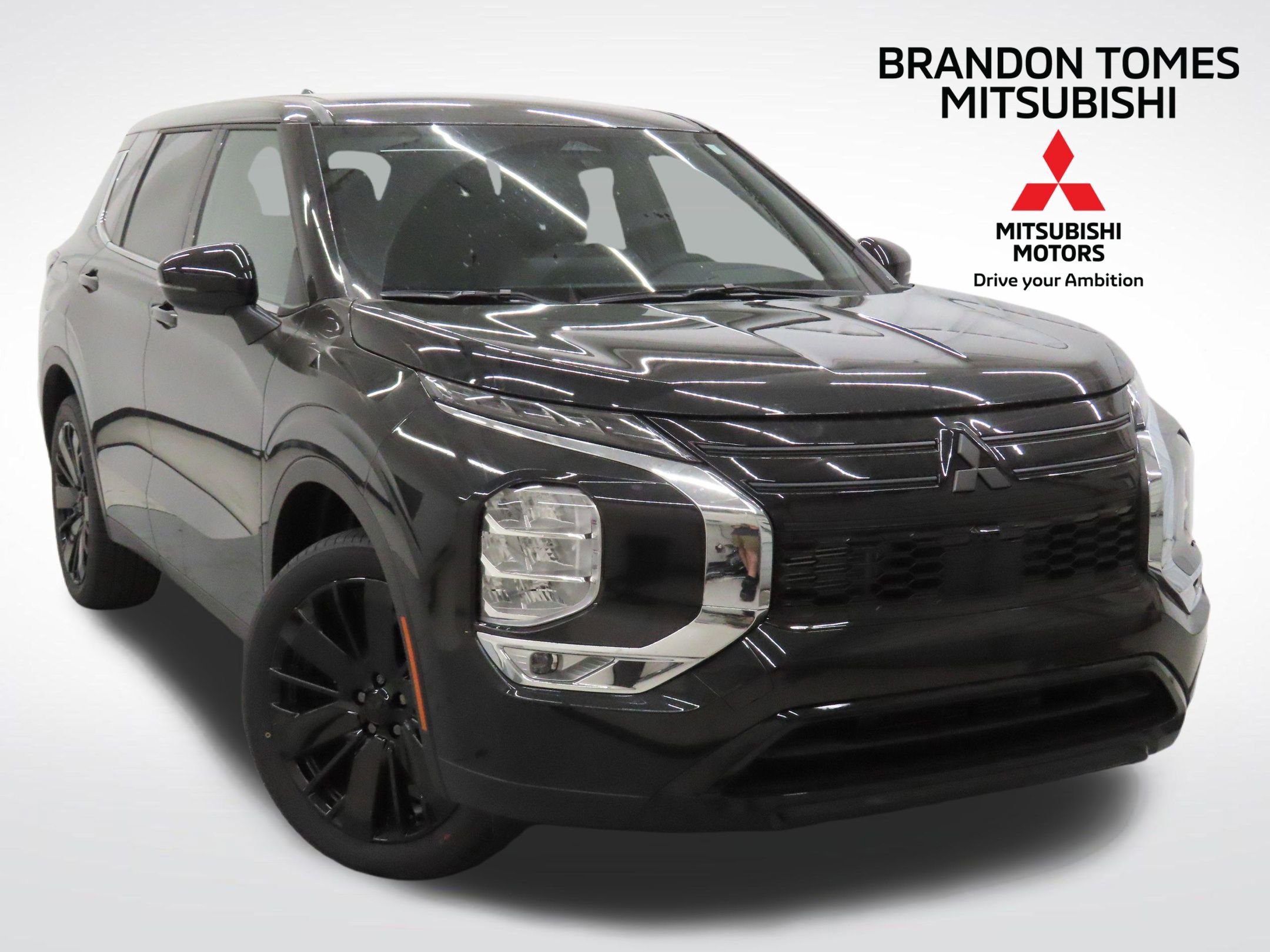 New 2026 Mitsubishi Outlander LE FWD image 1