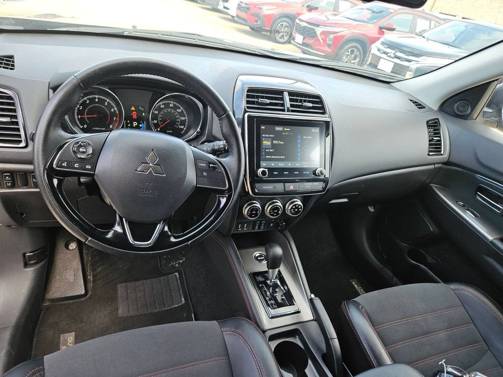 Used 2025 Mitsubishi Outlander Sport SE AWD/4WD image 16
