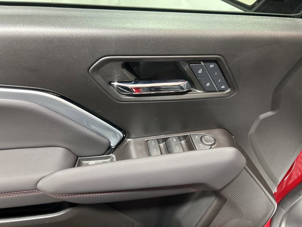 Used 2024 Chevrolet Colorado Z71 w/ Z71 Convenience Package 2 image 24